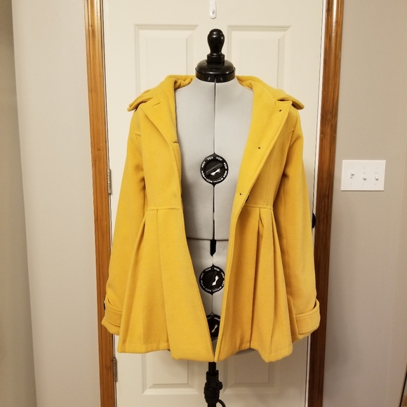 Women's peplum coat, mustard color, size M - Picture 2 of 5